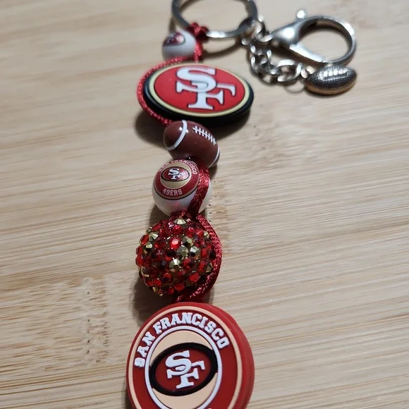 San Francisco 49ers Keychain with Charms - Picture 2 of 2